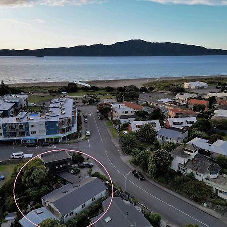 Top Floor Bed And Breakfast Paraparaumu Exteriör bild