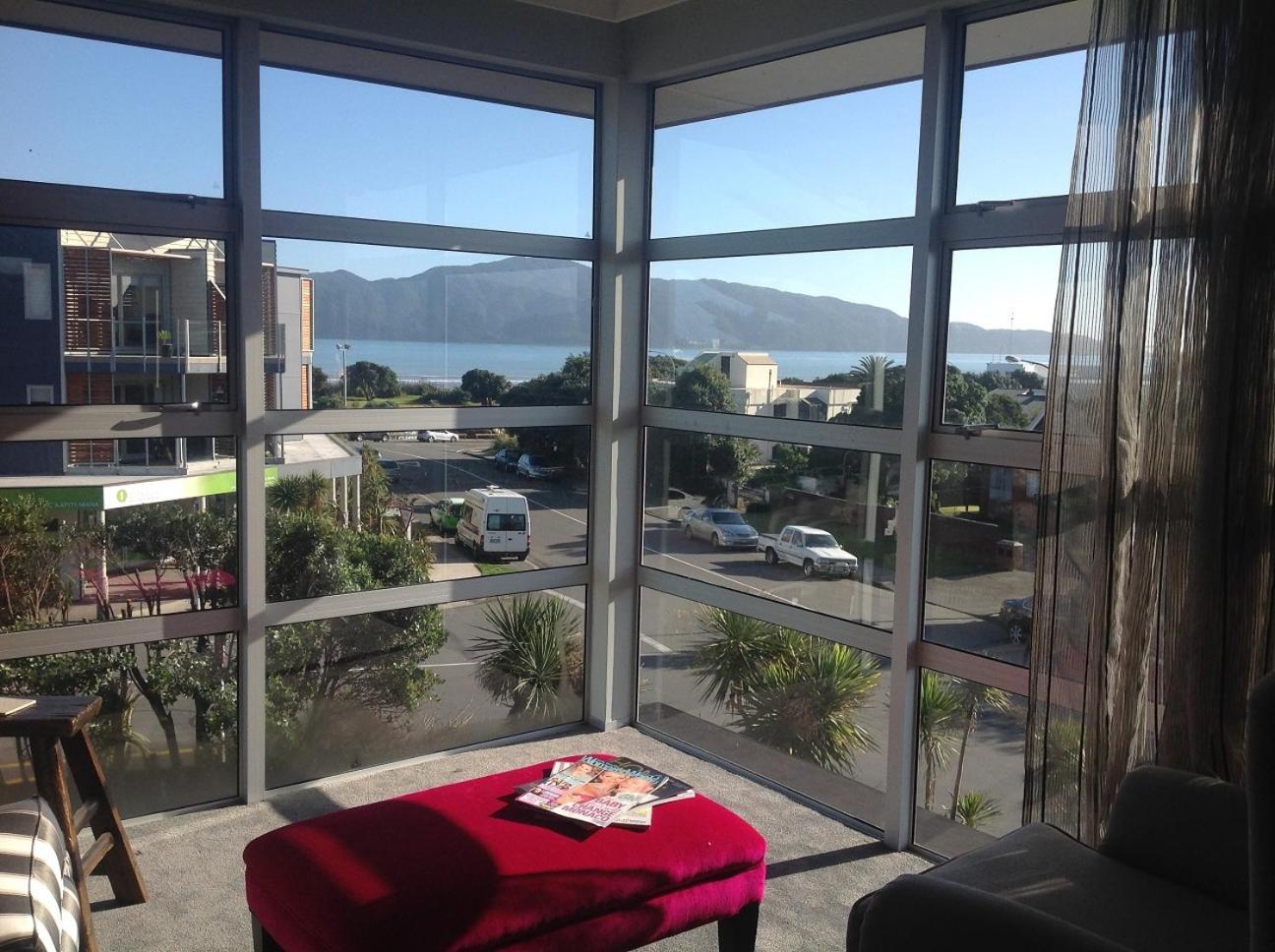 Top Floor Bed And Breakfast Paraparaumu Exteriör bild