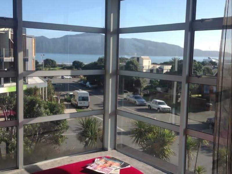 Top Floor Bed And Breakfast Paraparaumu Exteriör bild